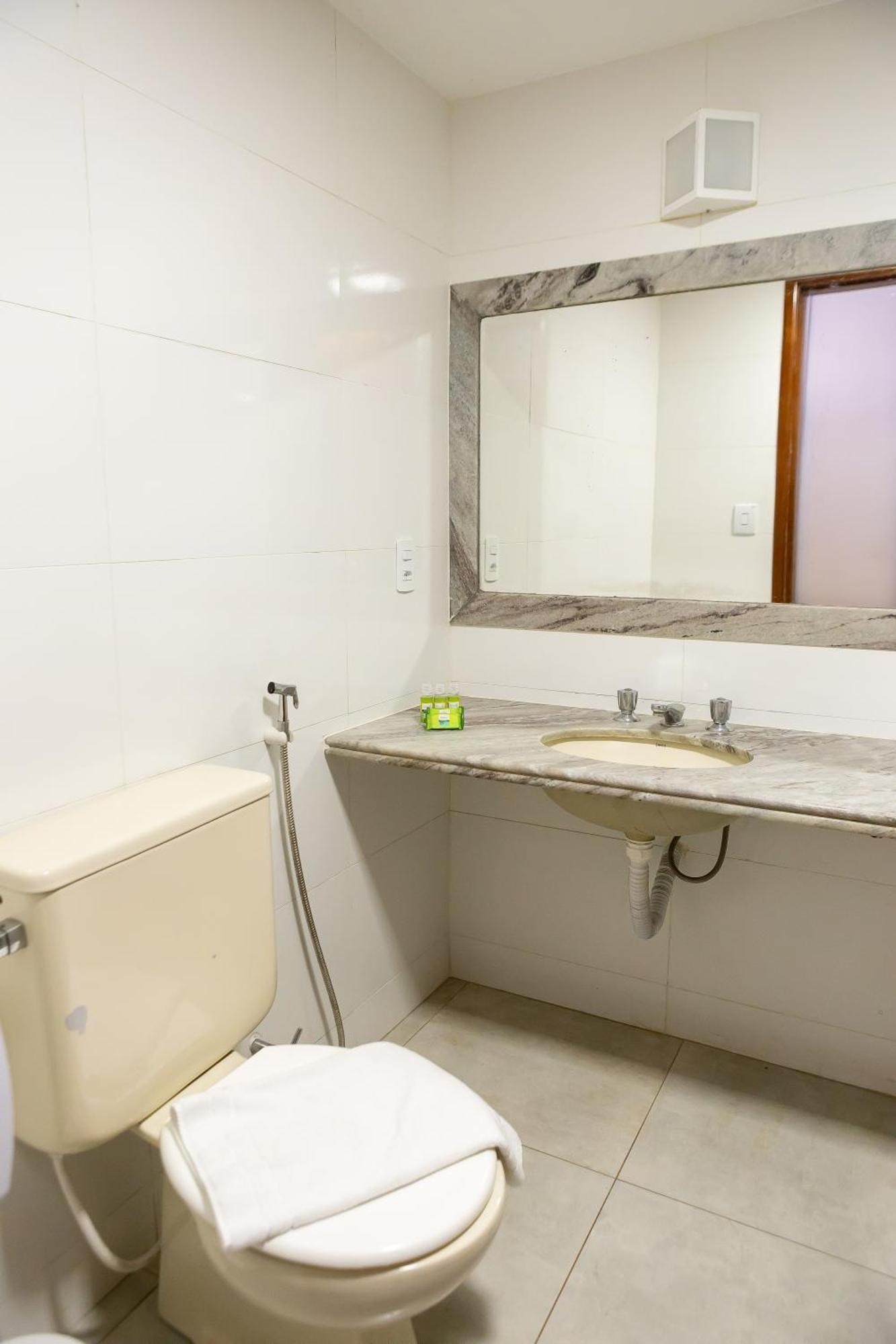 Allegro Hotel Гояния Екстериор снимка