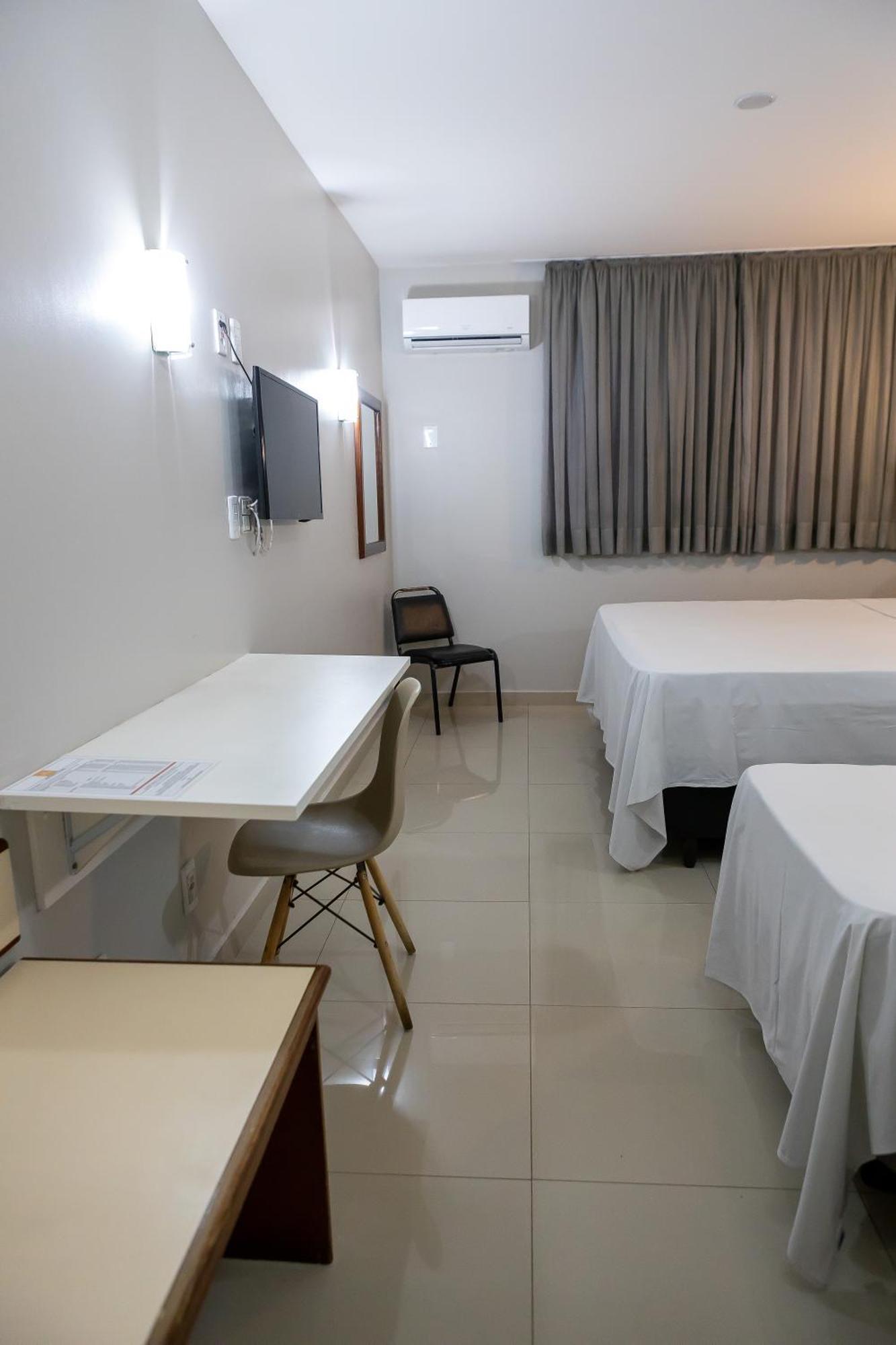 Allegro Hotel Гояния Екстериор снимка