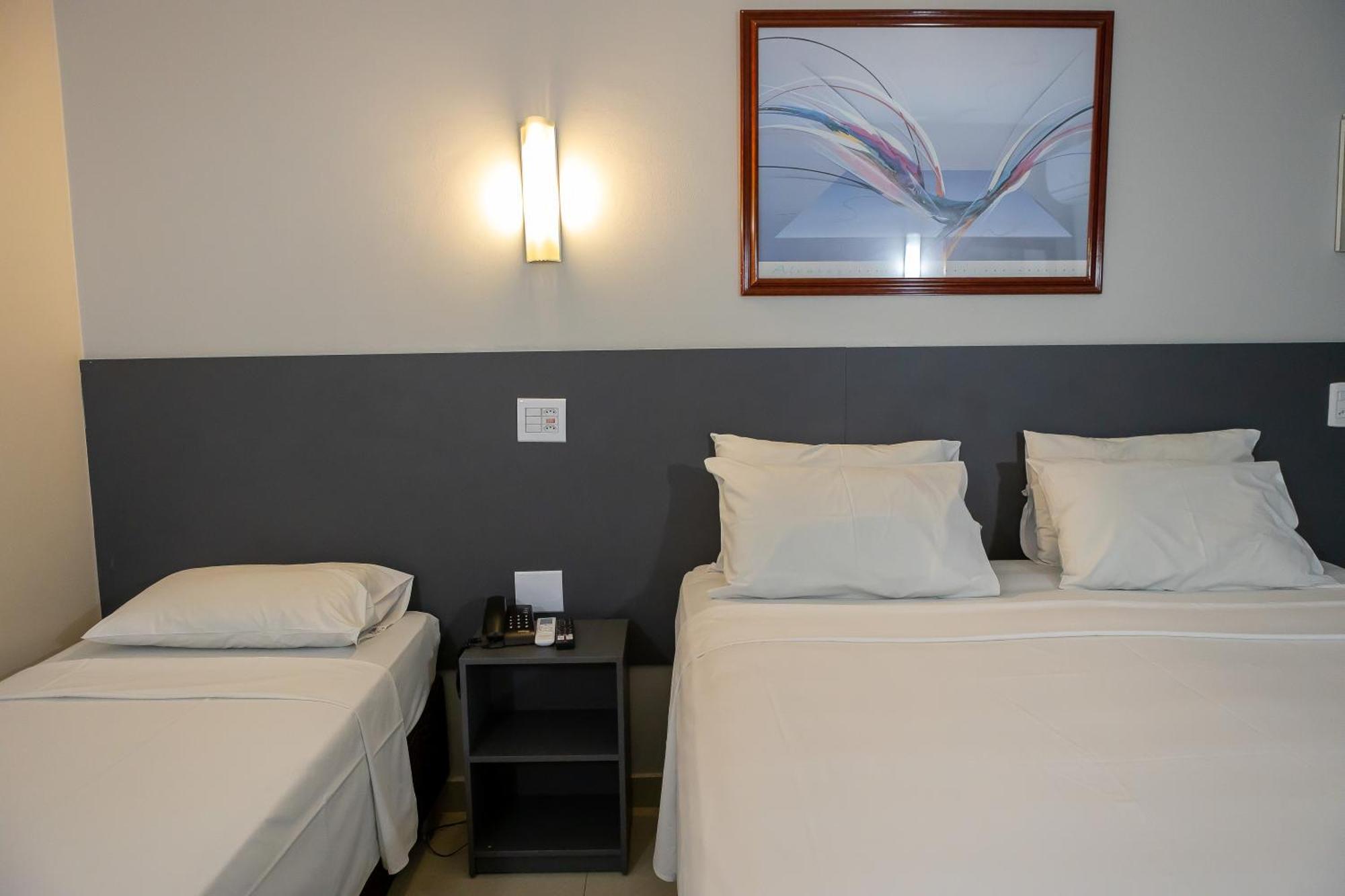 Allegro Hotel Гояния Екстериор снимка
