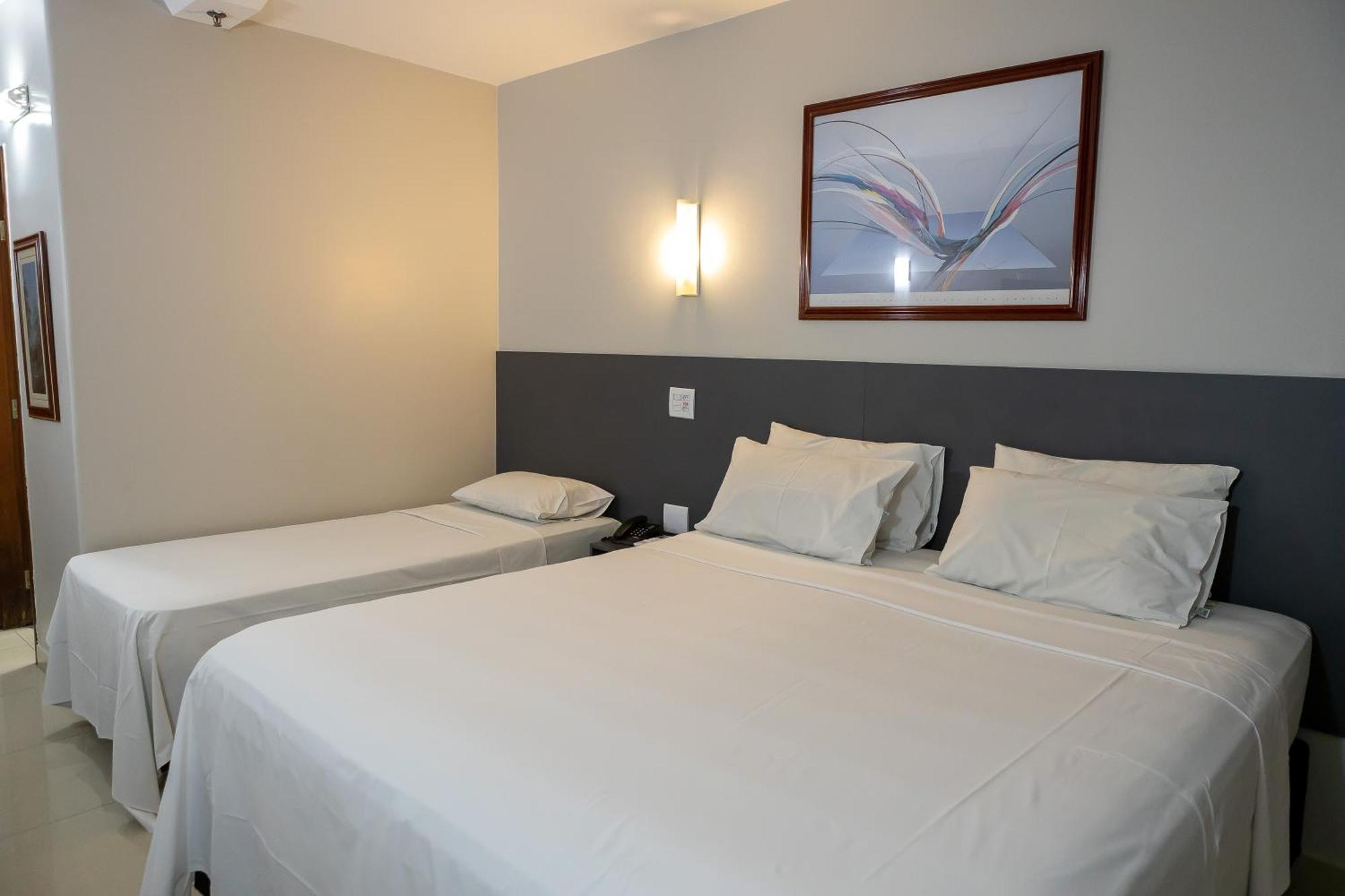 Allegro Hotel Гояния Екстериор снимка