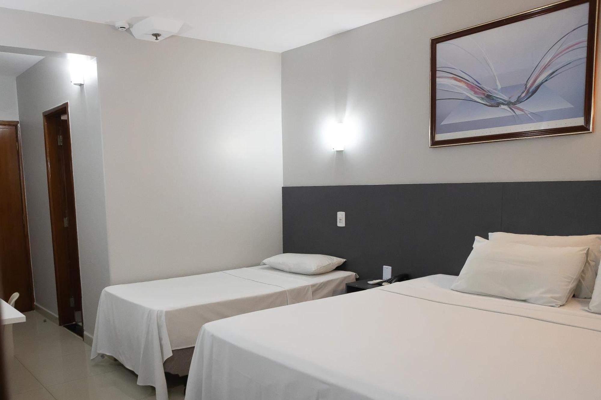 Allegro Hotel Гояния Екстериор снимка